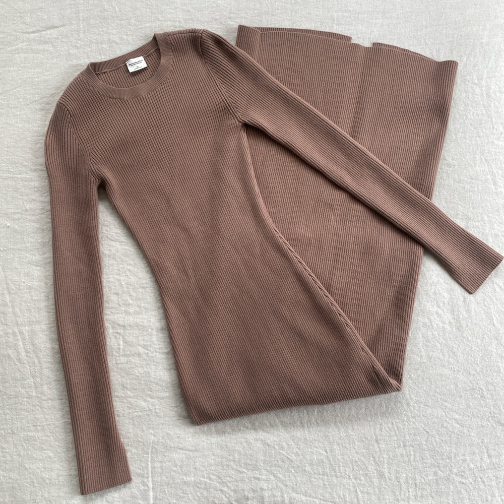 Abercrombie tan long sleeve sweater dress with slit